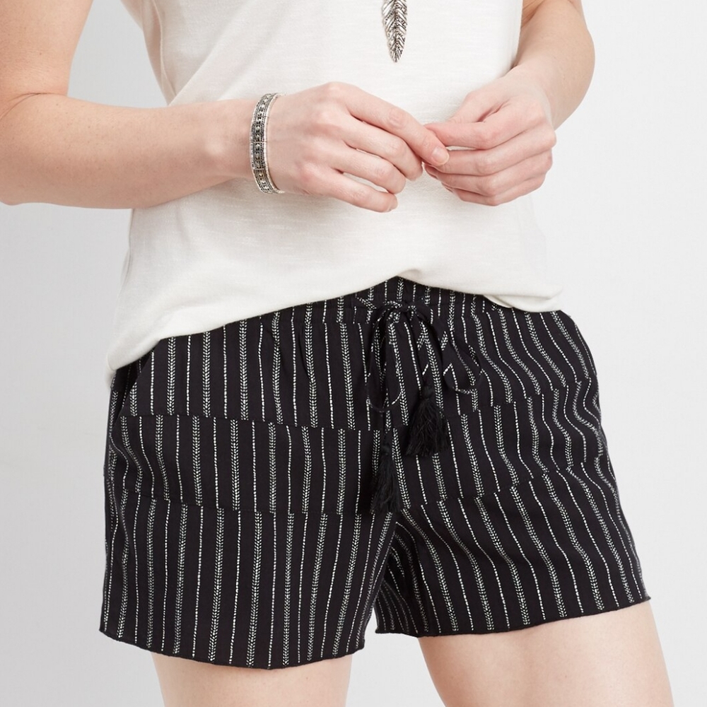 NWT Maurices Tiered Stripe 3.5in Soft Short